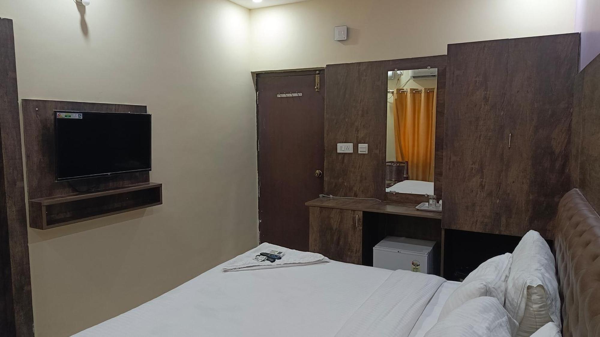 Pph Royal Gs Comforts Opp Mall Of Asia 班加罗尔 外观 照片