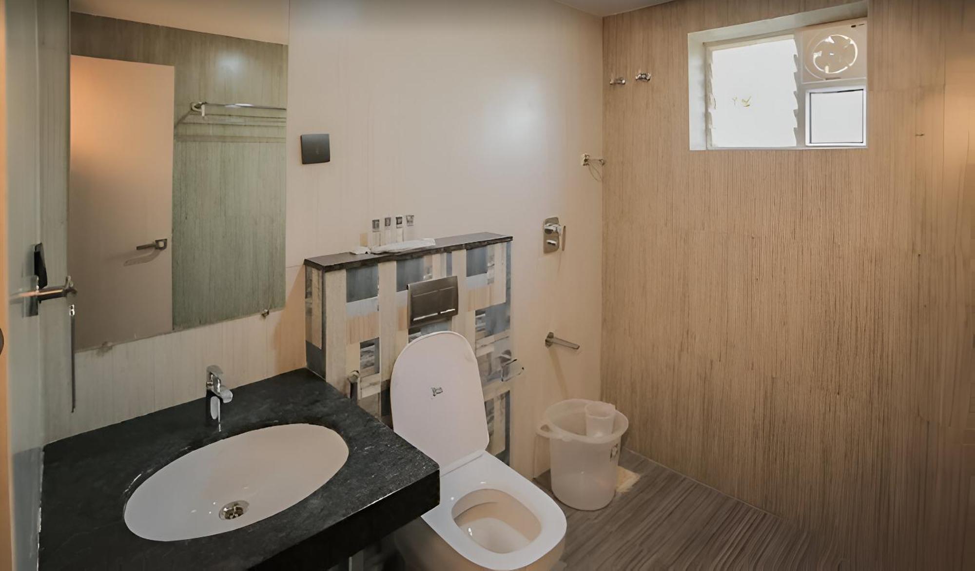 Pph Royal Gs Comforts Opp Mall Of Asia 班加罗尔 外观 照片