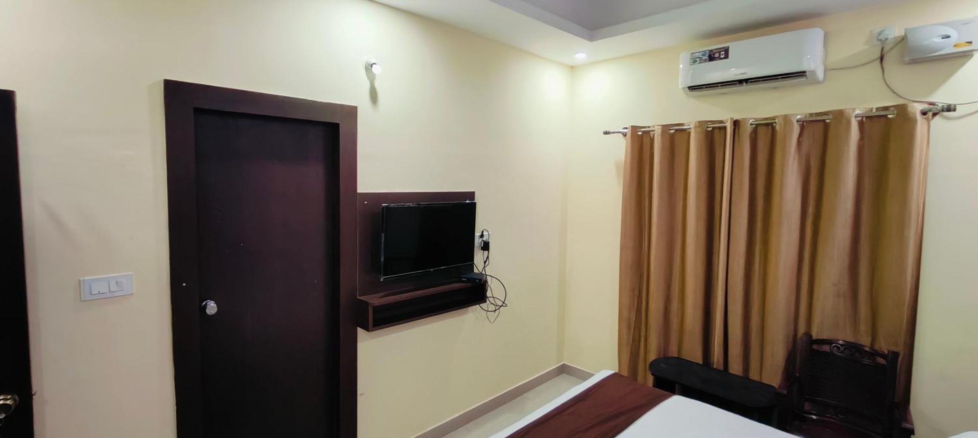 Pph Royal Gs Comforts Opp Mall Of Asia 班加罗尔 外观 照片