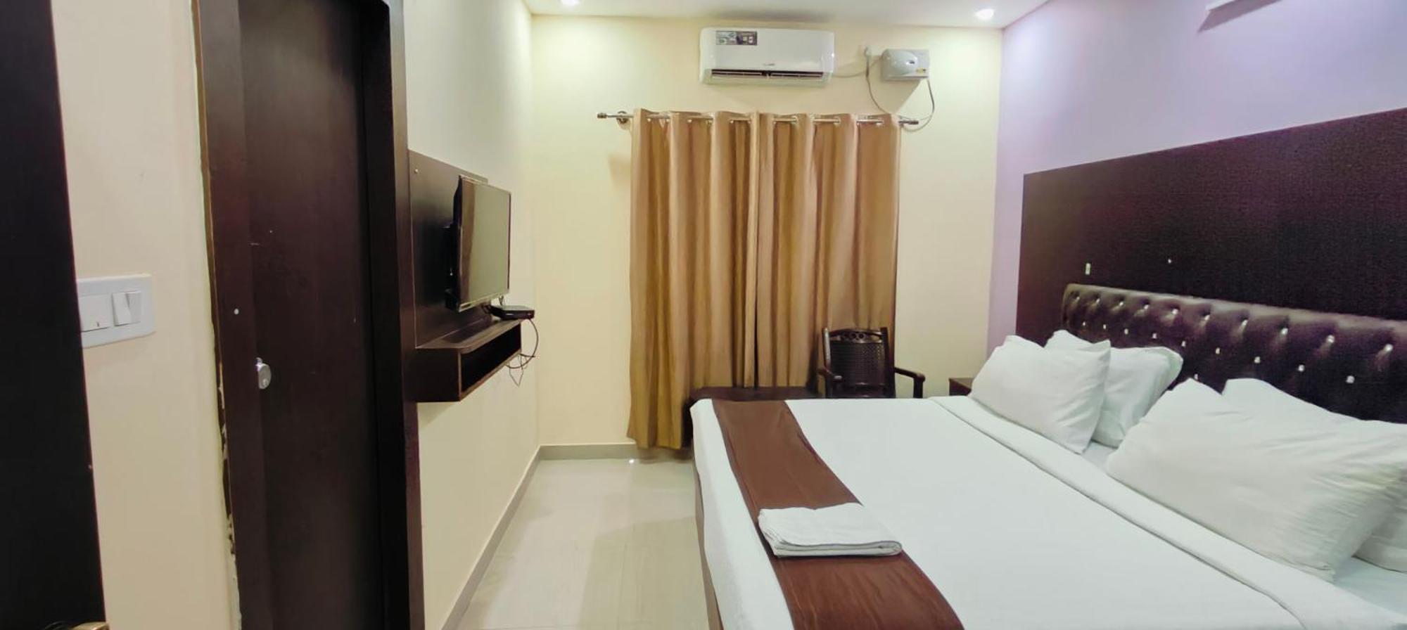 Pph Royal Gs Comforts Opp Mall Of Asia 班加罗尔 外观 照片